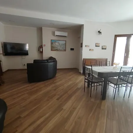 Vakantiehuis Da Nonna Cettina In Con Piscina *